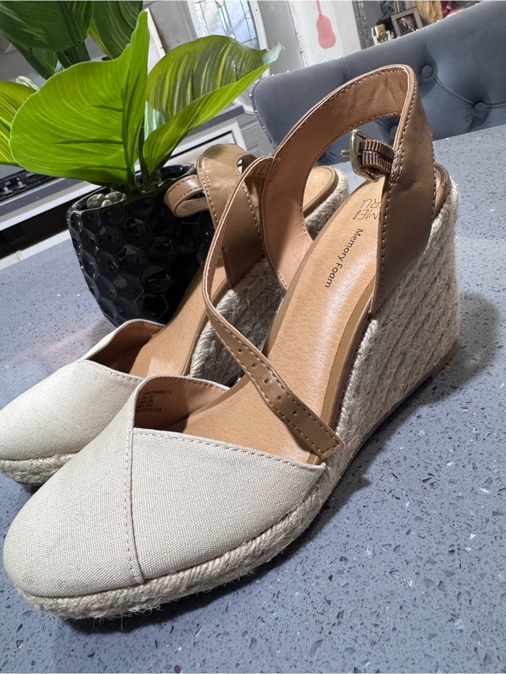 Wedge Sandals - Beige/Tan